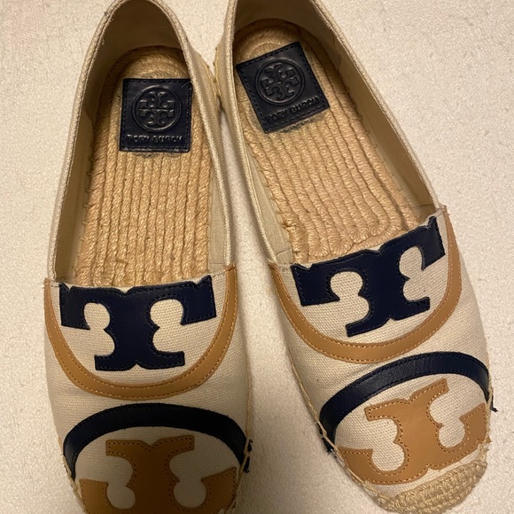 Tory Burch espadrilles flats. - Picture 4 of 4